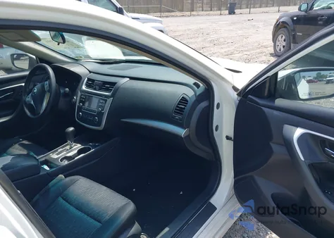 2016 Nissan Altima 2.5 S z USA, uszkodzony, nr VIN 1N4AL3APXGC222536